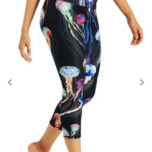 NWT Yoga Democracy Colorful Jellyfish Print Cropped leggings